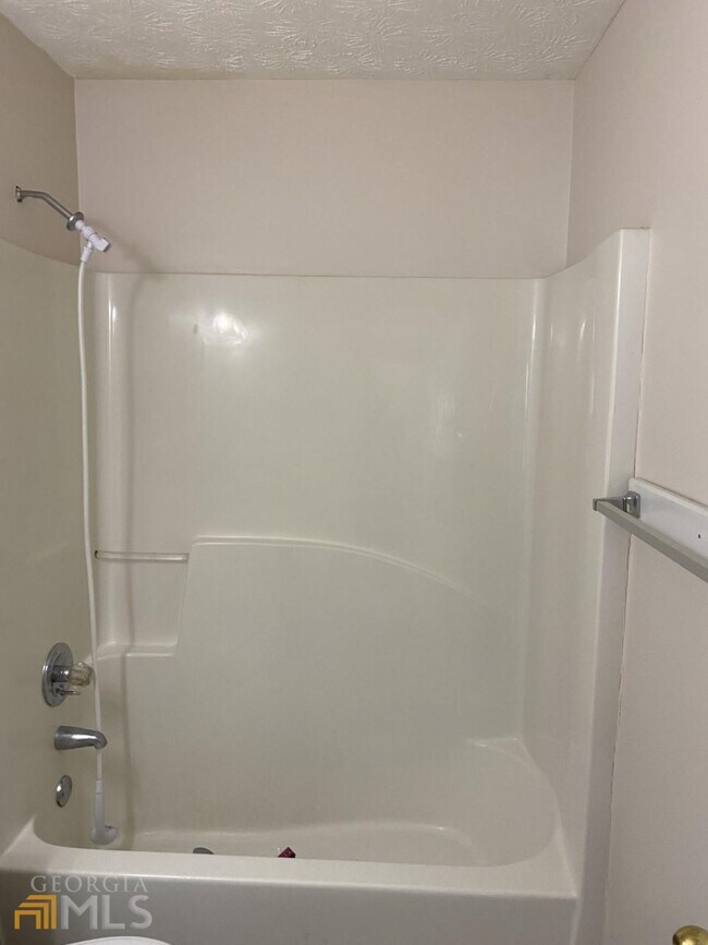 Building Photo - 6440 River Hill Dr