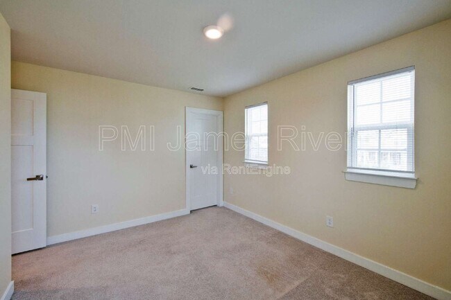 Building Photo - 8225 Spiral Dr