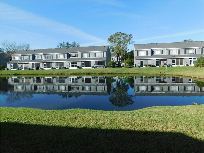 Building Photo - 262 Countryside Key Blvd