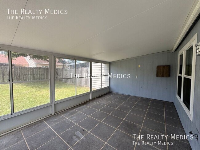 Building Photo - 3117 Bridgeford Dr