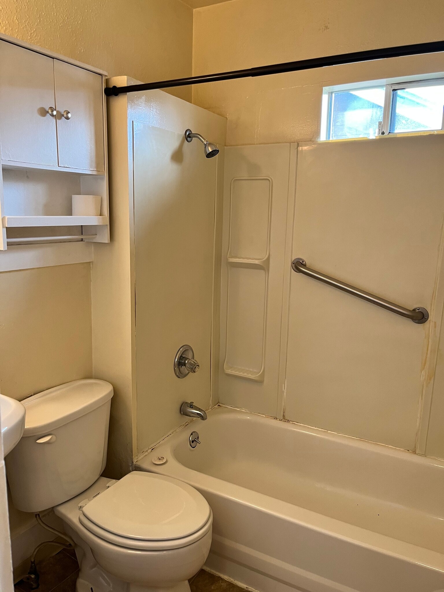 bathroom with tub and shower - 441 16th St SE