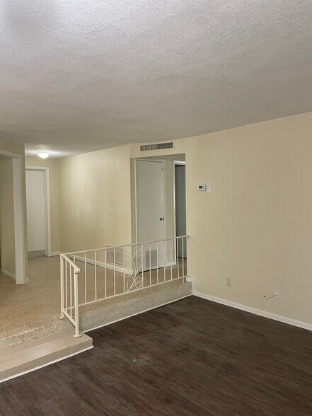 Building Photo - 6300 Mosby Pl