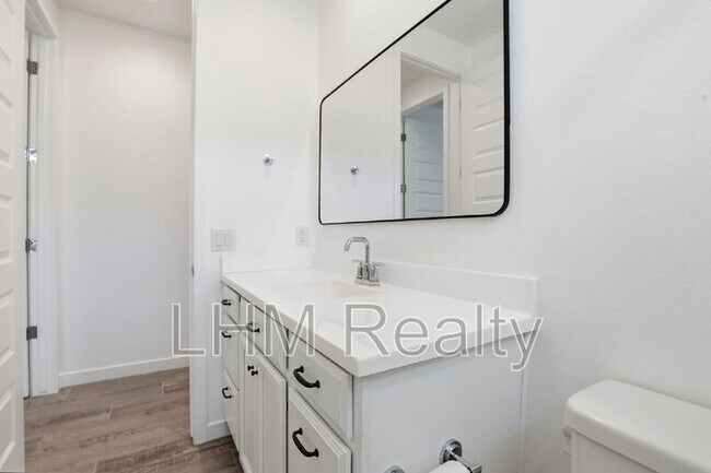 Building Photo - 12364 E Ballentine Rd