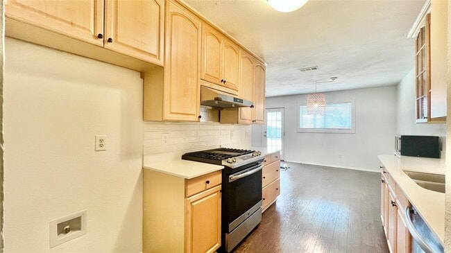 Building Photo - 8308 Roan Ln