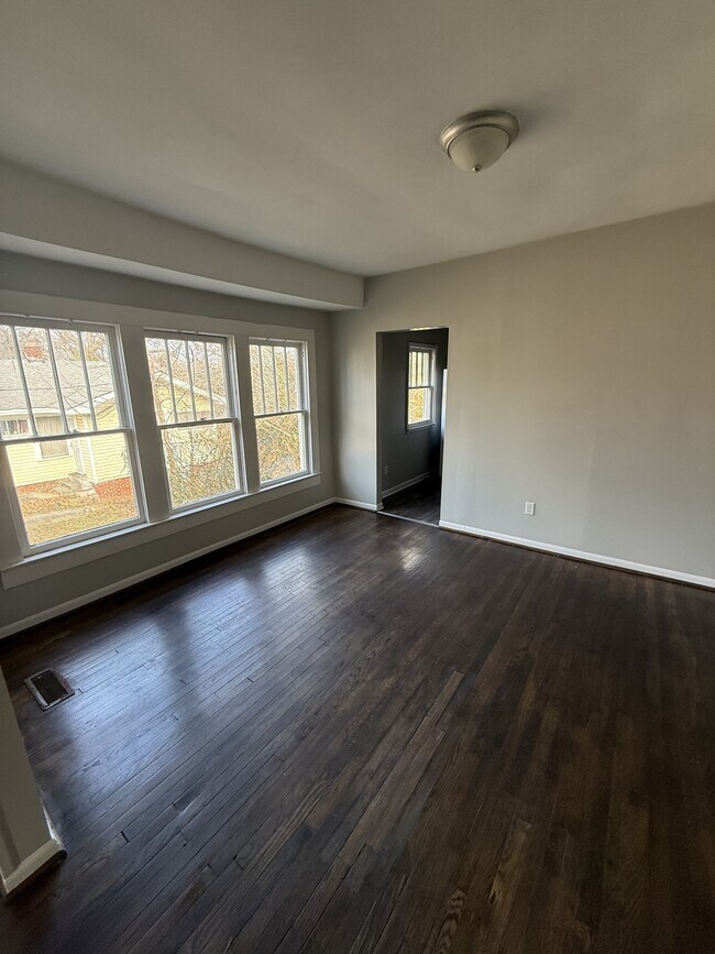 Building Photo - 605 80th St S