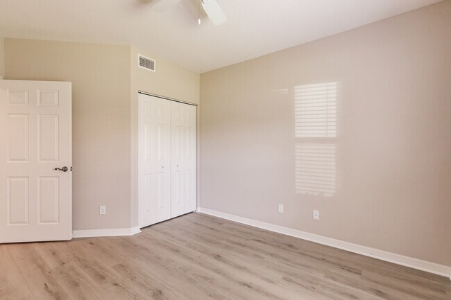 Building Photo - 27470 Palmesta Circle #29