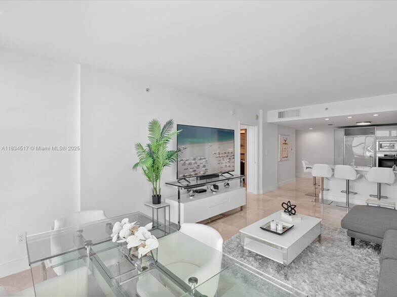 Building Photo - 6801 Collins Ave