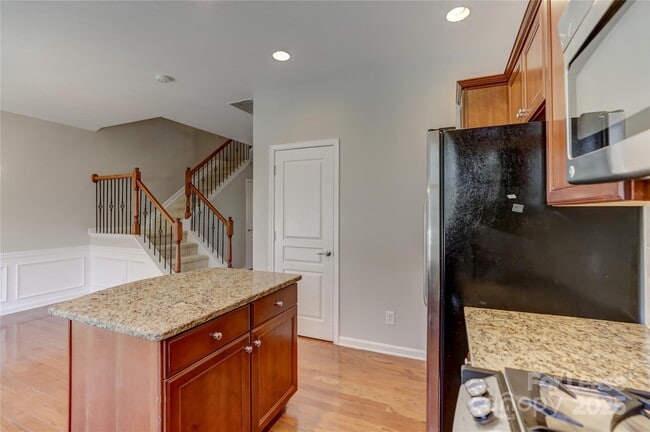 Building Photo - 562 6th Baxter Crossing