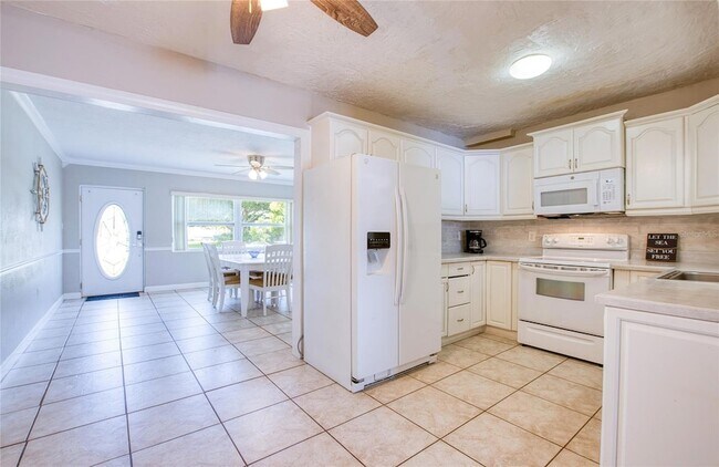 Building Photo - 5213 97th Way N