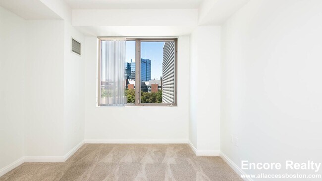 Building Photo - 285 Third St. Unit 308