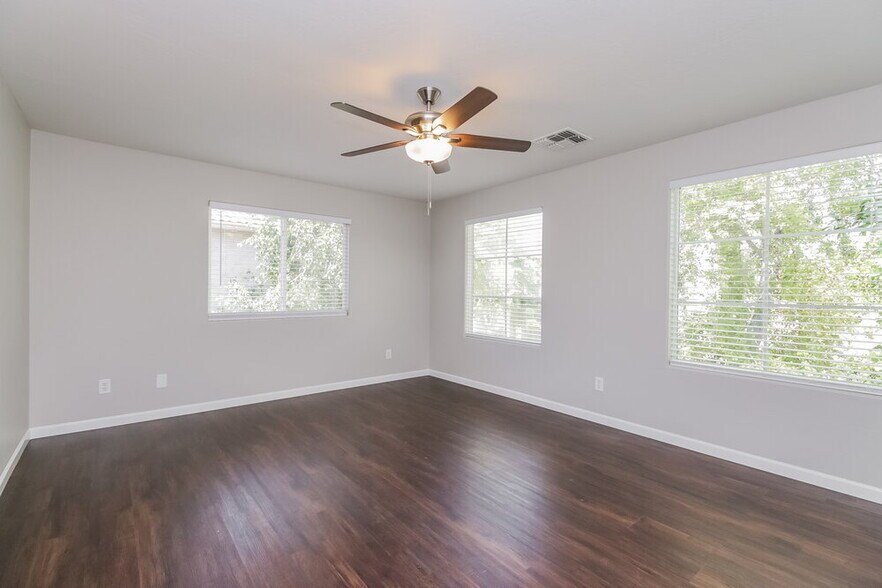 Building Photo - 10215 E Isleta Ave