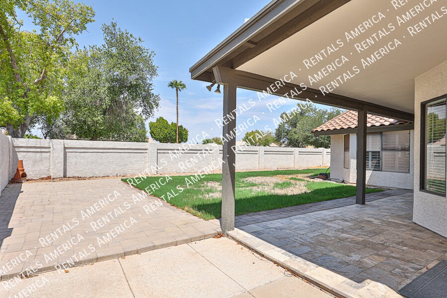 Building Photo - 3802 N Wintergreen Way