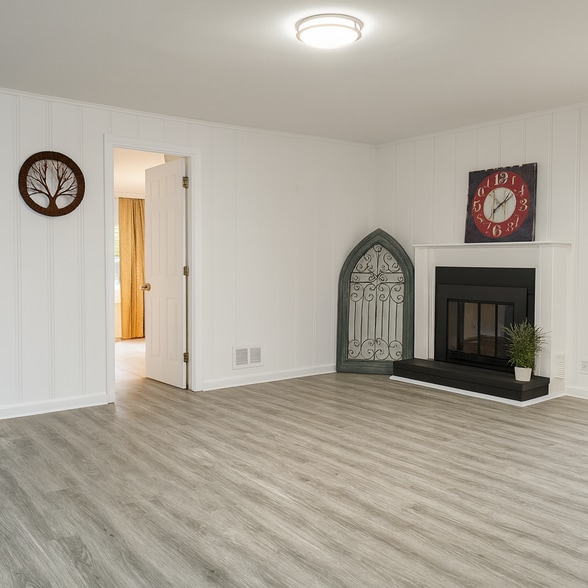 Building Photo - 806 Peter St