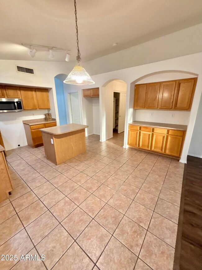 Building Photo - 542 N 169th Ave