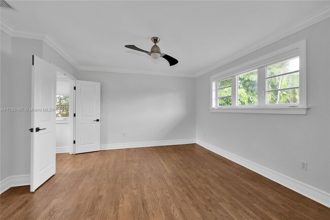 Building Photo - 1251 Anastasia Ave