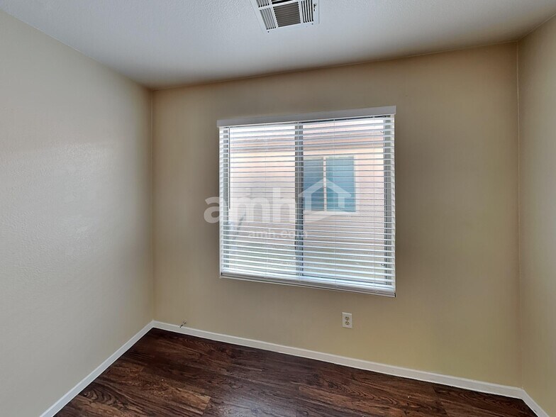 Building Photo - 4430 Blue Mist Ct