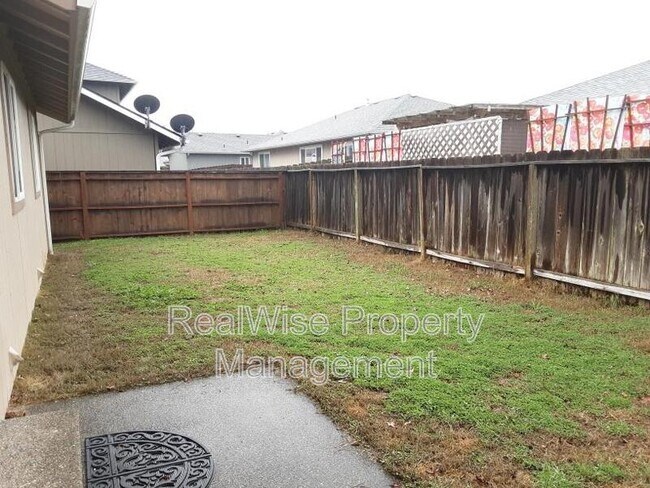 Building Photo - 1294 Willow Ln