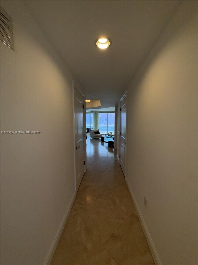 Building Photo - 6000 Island Blvd