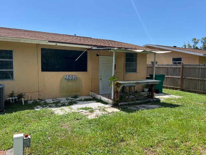 Building Photo - 4540 Boabadilla St