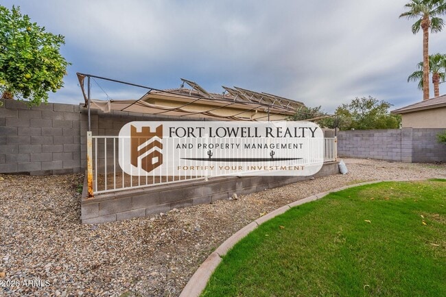 Building Photo - 13354 W San Miguel Ave