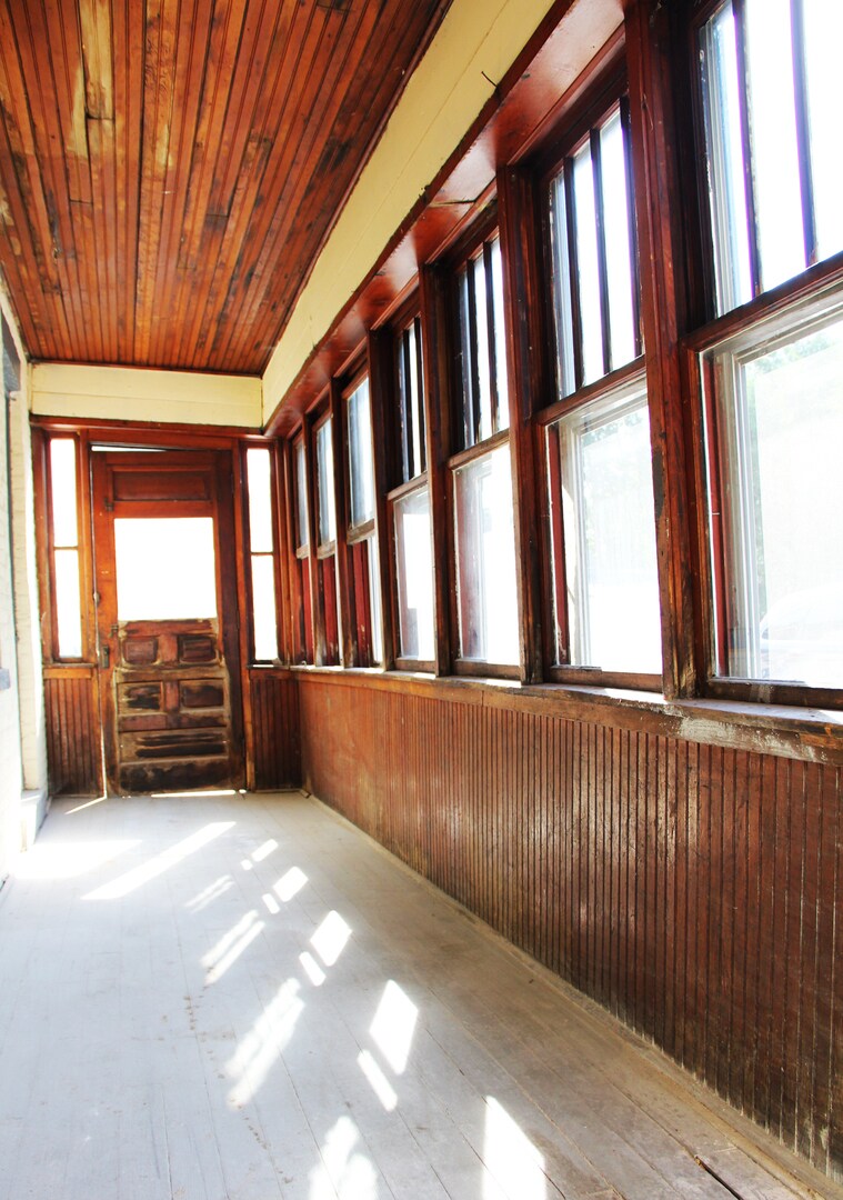 Building Photo - 108 N Winooski Ave