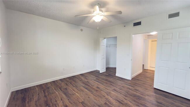 Building Photo - 2440 E Preserve Way