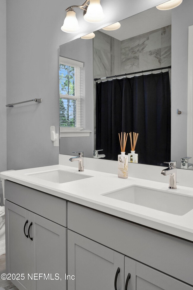 Building Photo - 176 Settler's Landing Dr