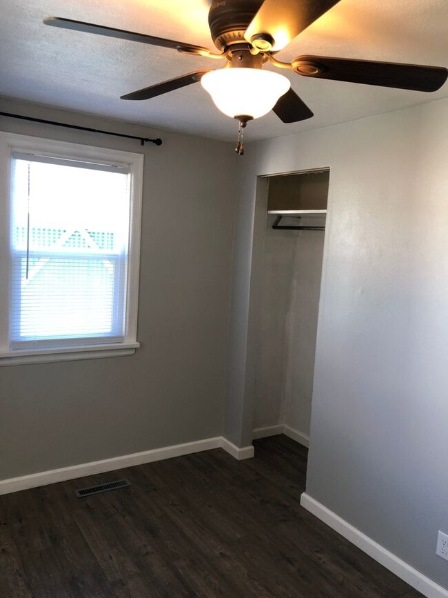 Building Photo - Clean & cozy 2 bedroom 1 bath Rancher comi...