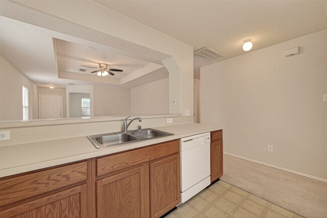 Building Photo - 19119 Yaupon Ranch Dr