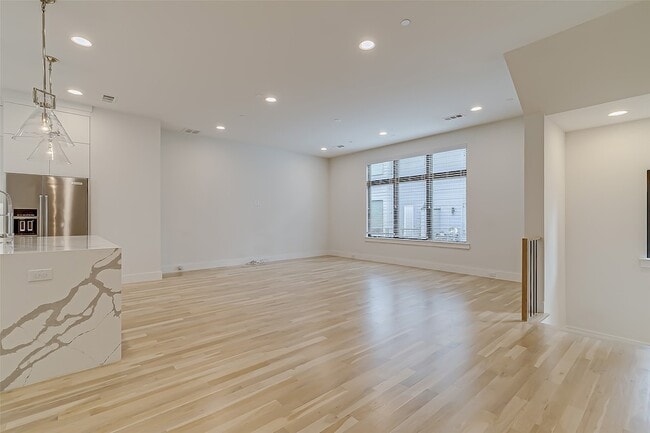 Building Photo - 2707 Kimsey Dr