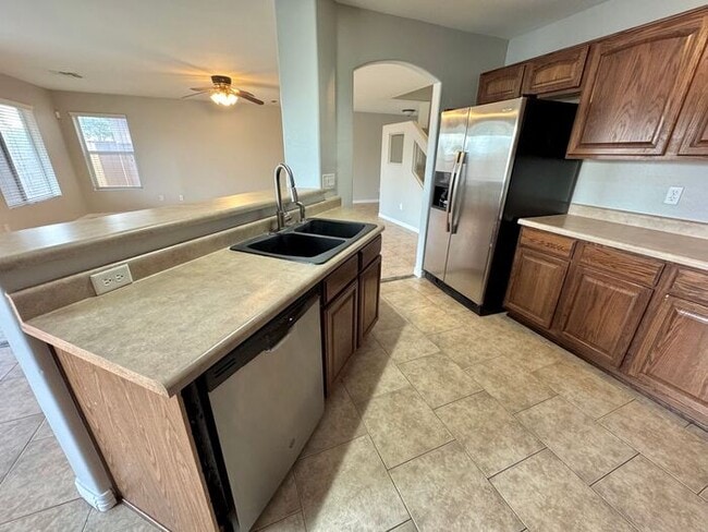 Building Photo - Amazing 4BD, 3BA house in Pinal county (31...