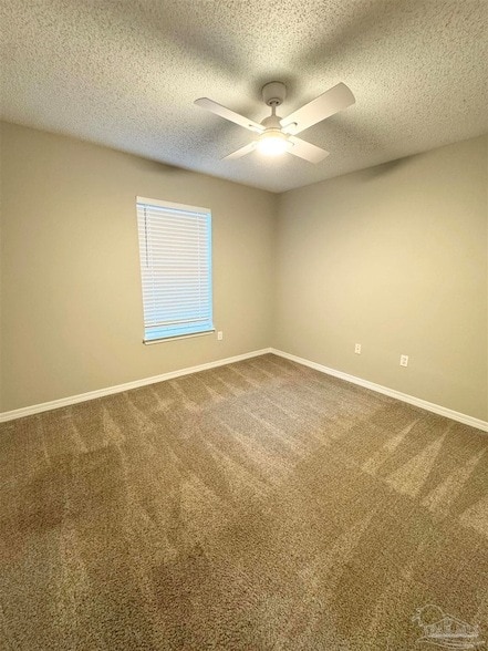 Building Photo - 5661 Fairview Dr