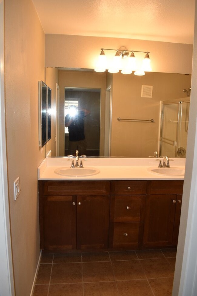 Building Photo - 2 Bedroom Townhome in the Northstar Community of Santee