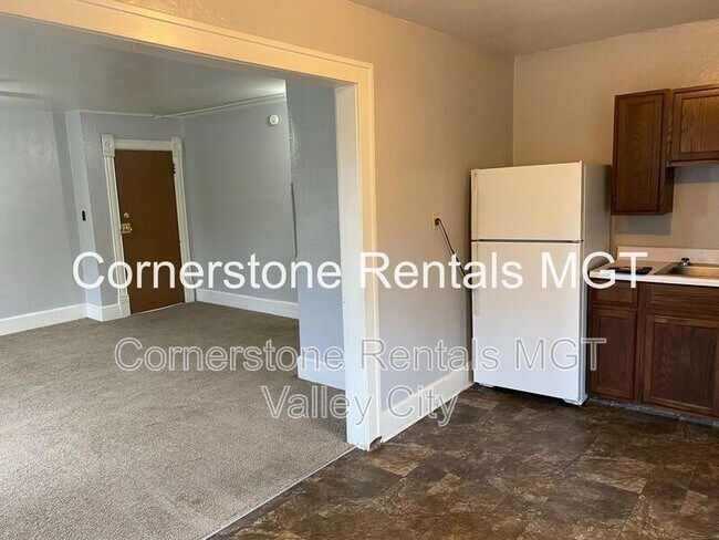 Building Photo - 205 3rd Ave SE