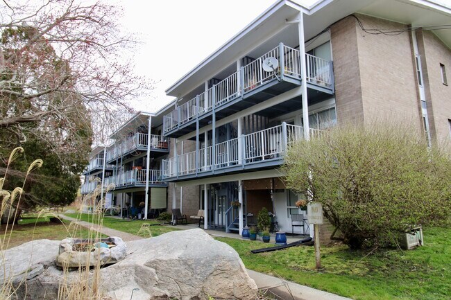 Building Photo - 63 Niles Hill Rd