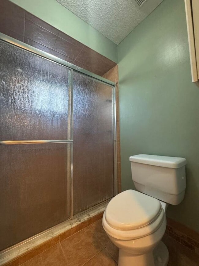 Building Photo - 3/2 in Pelican Bay