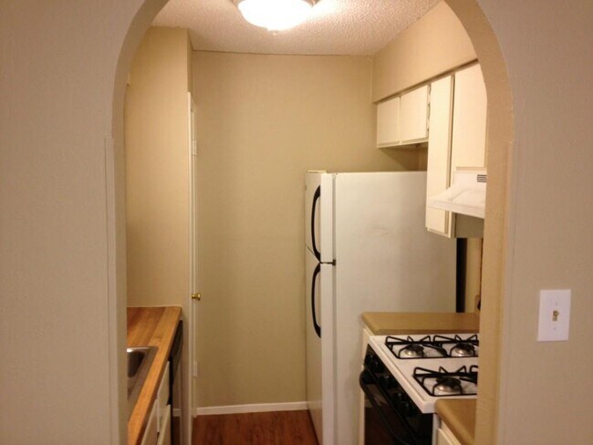 Building Photo - 107 Meteor Dr