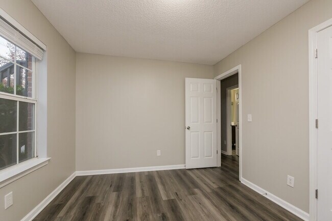 Building Photo - 5347 Sapphire Cir