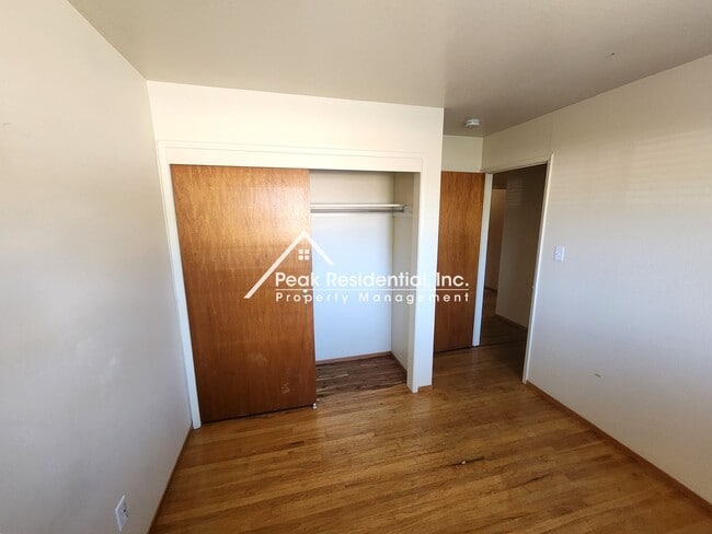 Building Photo - Charming 4bd/2ba Home with Large Backyard