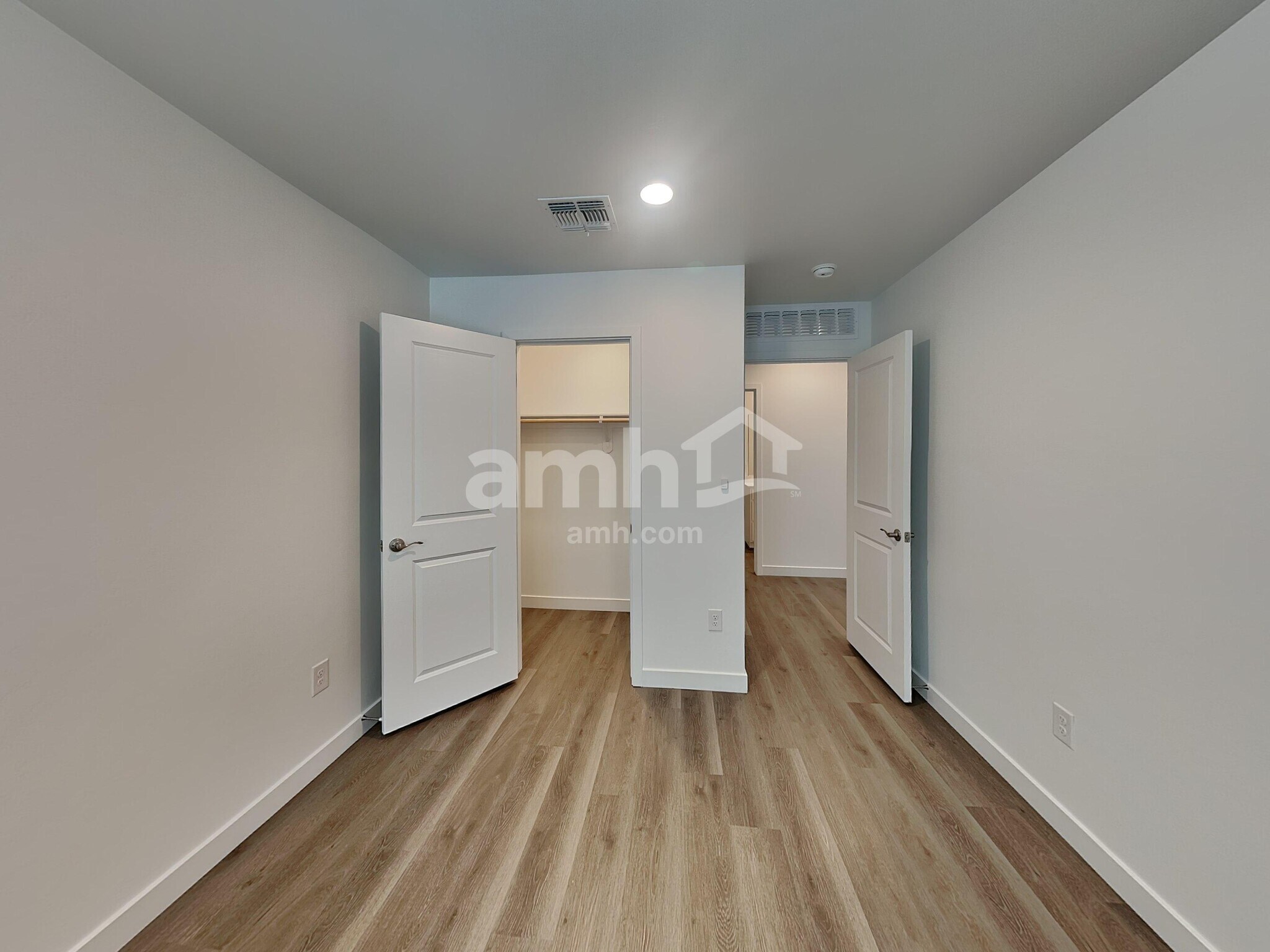 Building Photo - 9568 E Friedel Dr