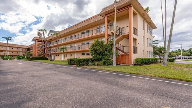 Building Photo - 5020 Brittany Dr S
