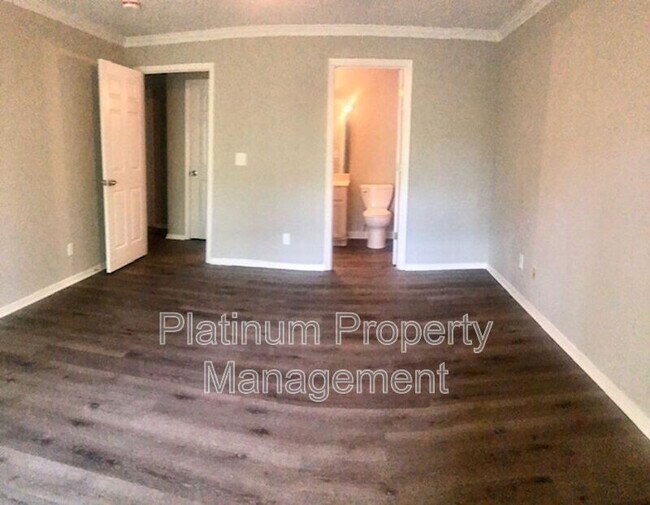 Building Photo - 5557 Mountain Springs Cir