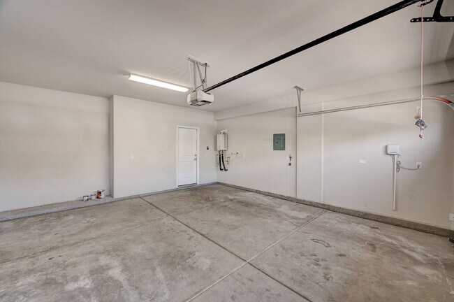 Building Photo - 6626 Tangled Vines Ave
