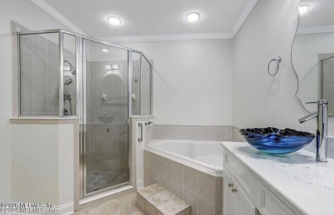 Building Photo - 156 Hidden Palms Ln