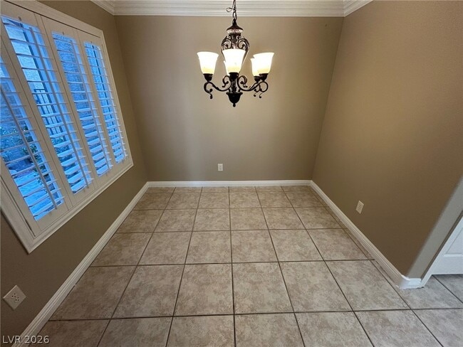 Building Photo - 907 Majestic Oak St