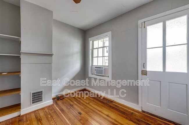 Building Photo - 1214 Battery Ave