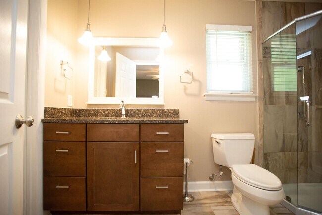 Building Photo - 8607 Linda Ln