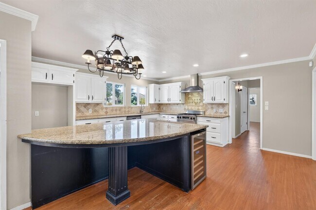 Building Photo - 4105 E Perrin Ave