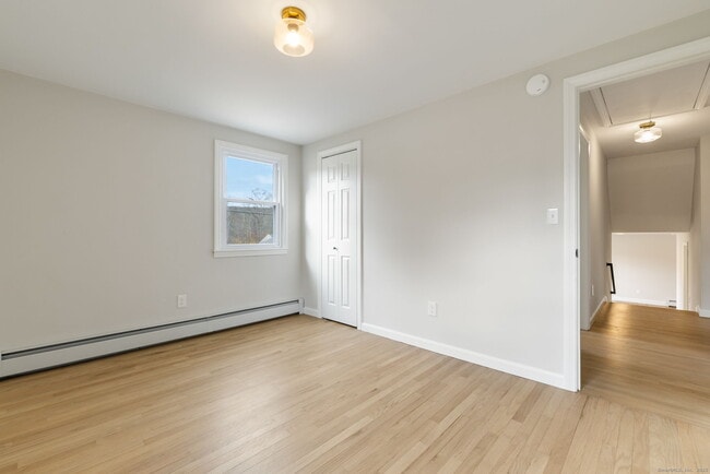 Building Photo - 410 S Stone St