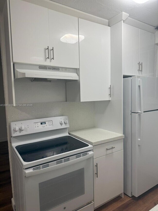 Building Photo - 160 NE 55th St